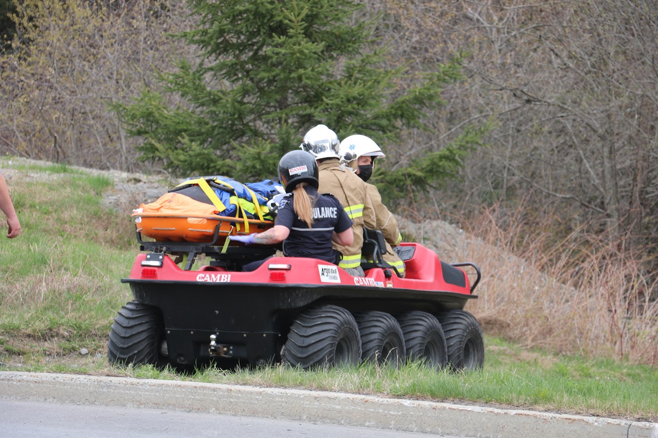 Les techniciens ambulanciers dans le feu de l'action