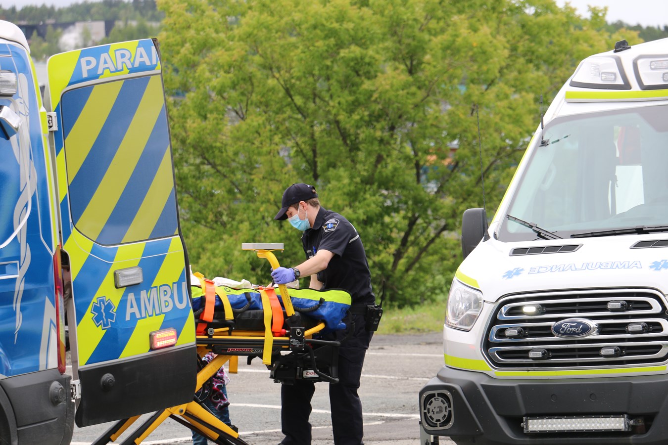 Les techniciens ambulanciers dans le feu de l'action