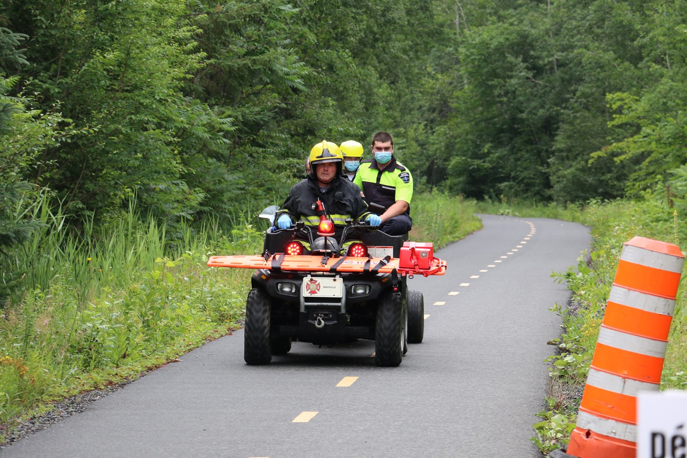 Les techniciens ambulanciers dans le feu de l'action