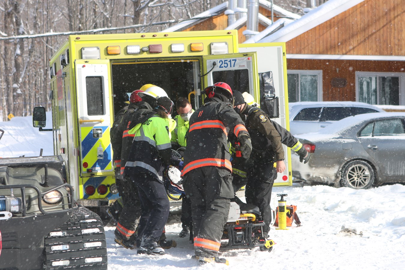 Les techniciens ambulanciers dans le feu de l'action