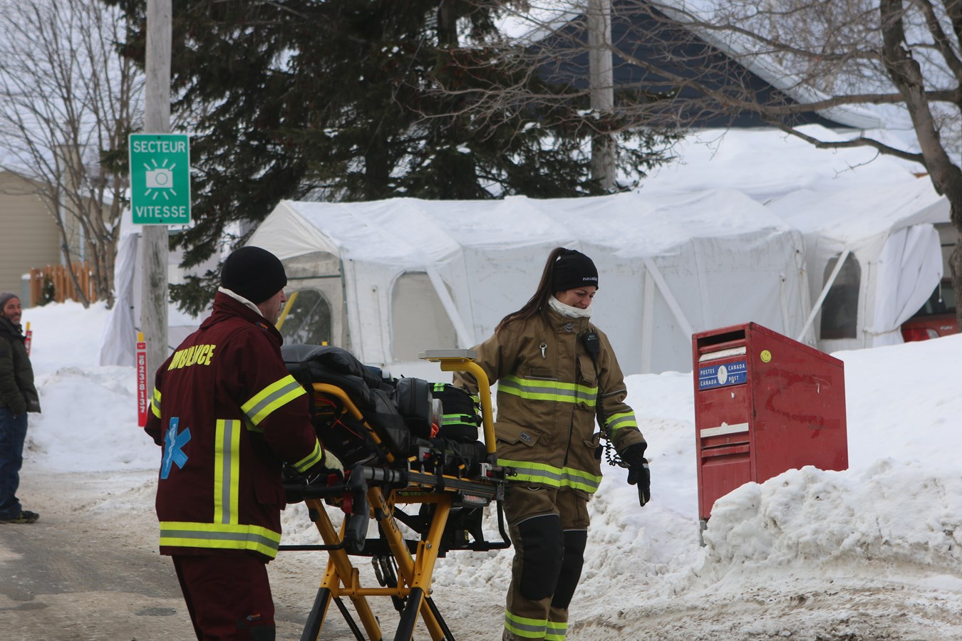 Les techniciens ambulanciers dans le feu de l'action