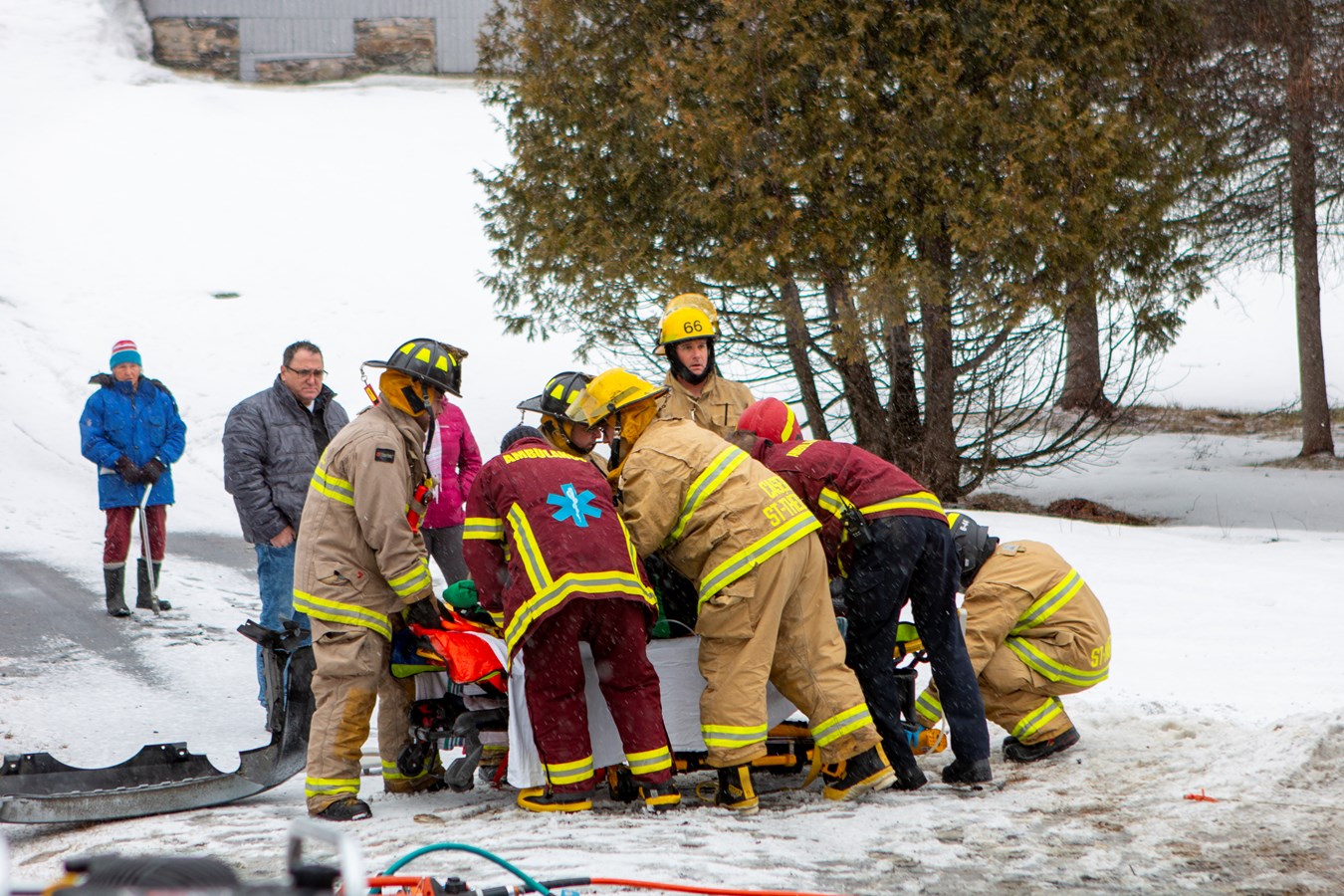 Les techniciens ambulanciers dans le feu de l'action