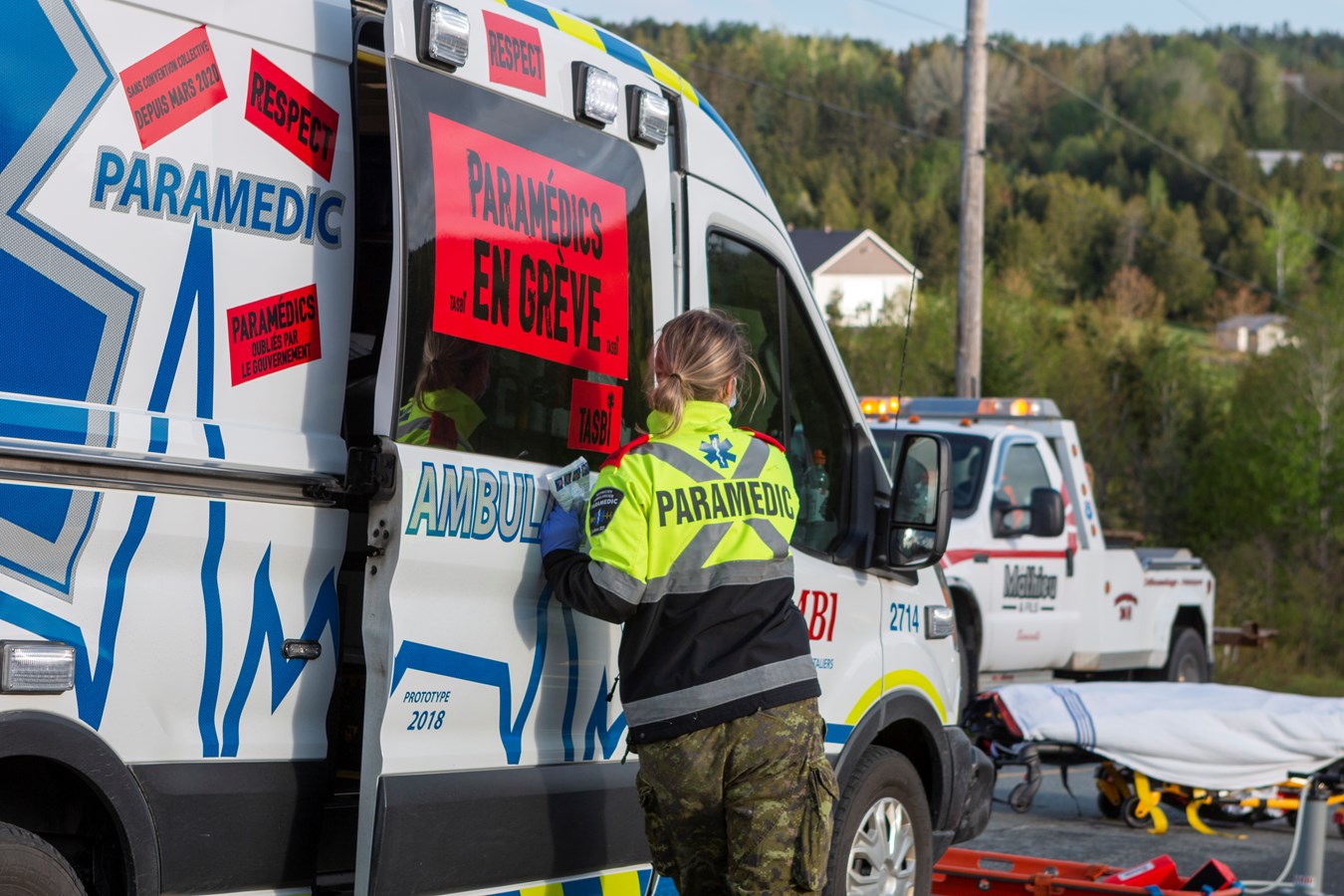Les techniciens ambulanciers dans le feu de l'action