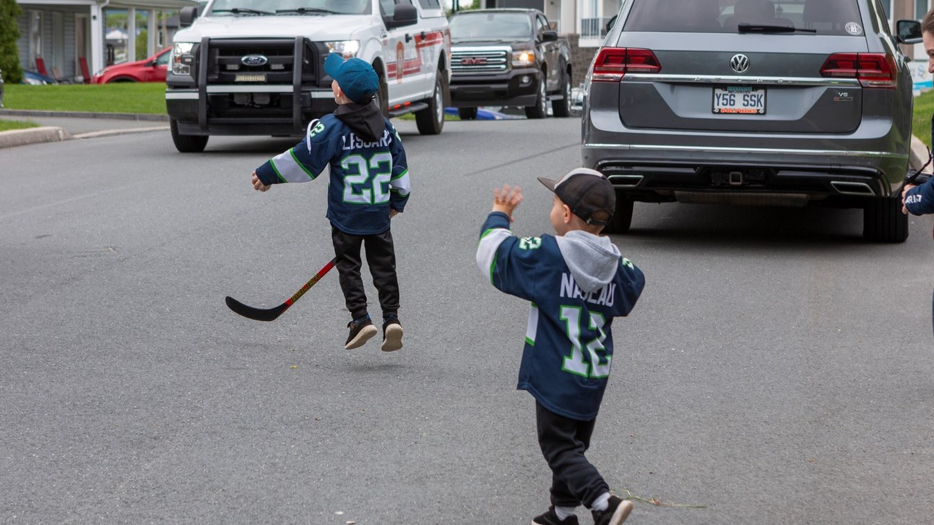 Une parade pour célébrer le club de hockey le Familiprix