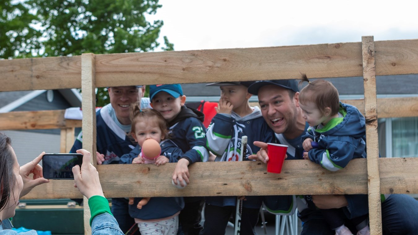 Une parade pour célébrer le club de hockey le Familiprix