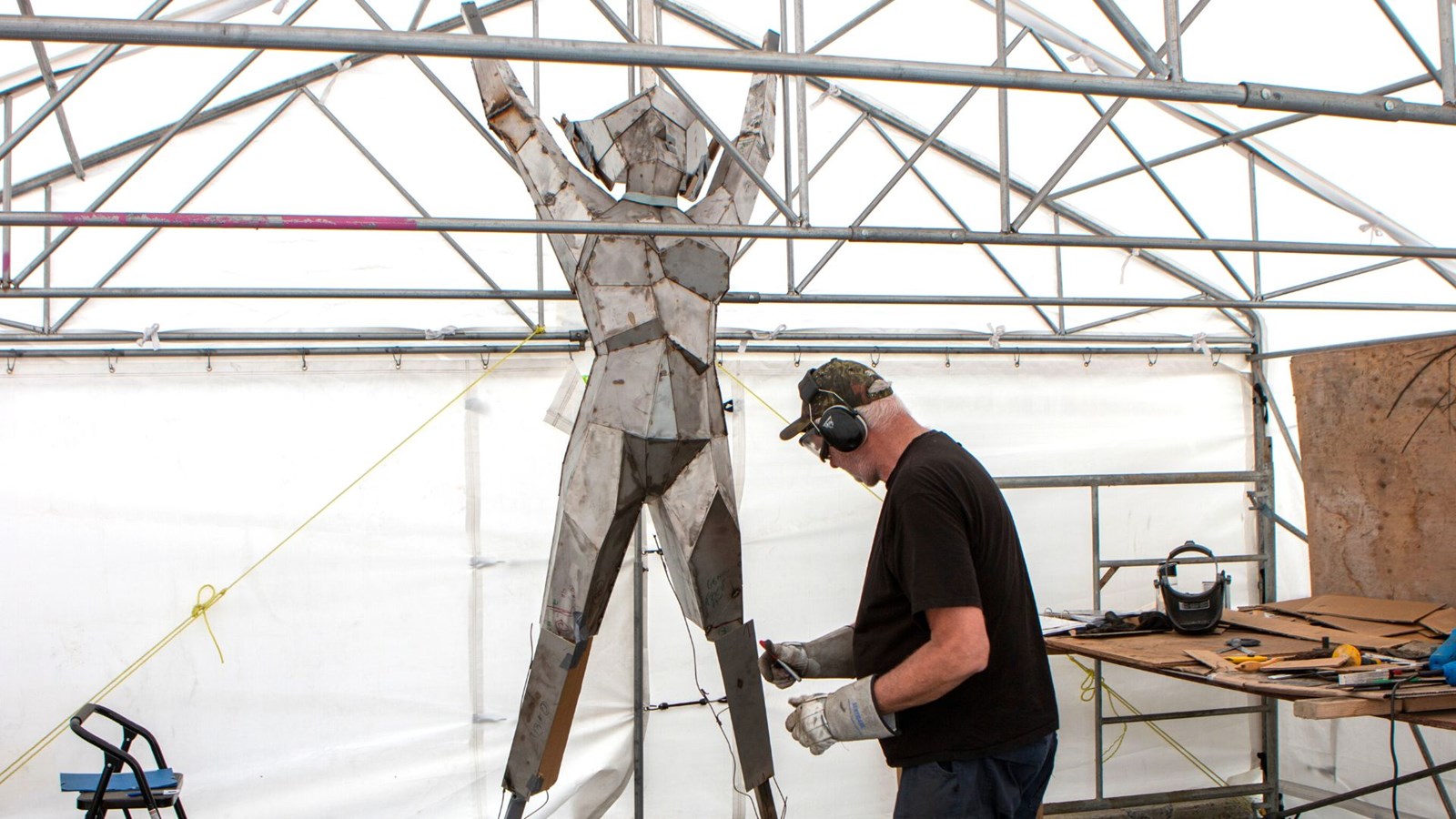 Le sculpteur Emmanuel De Decker en cinq réponses