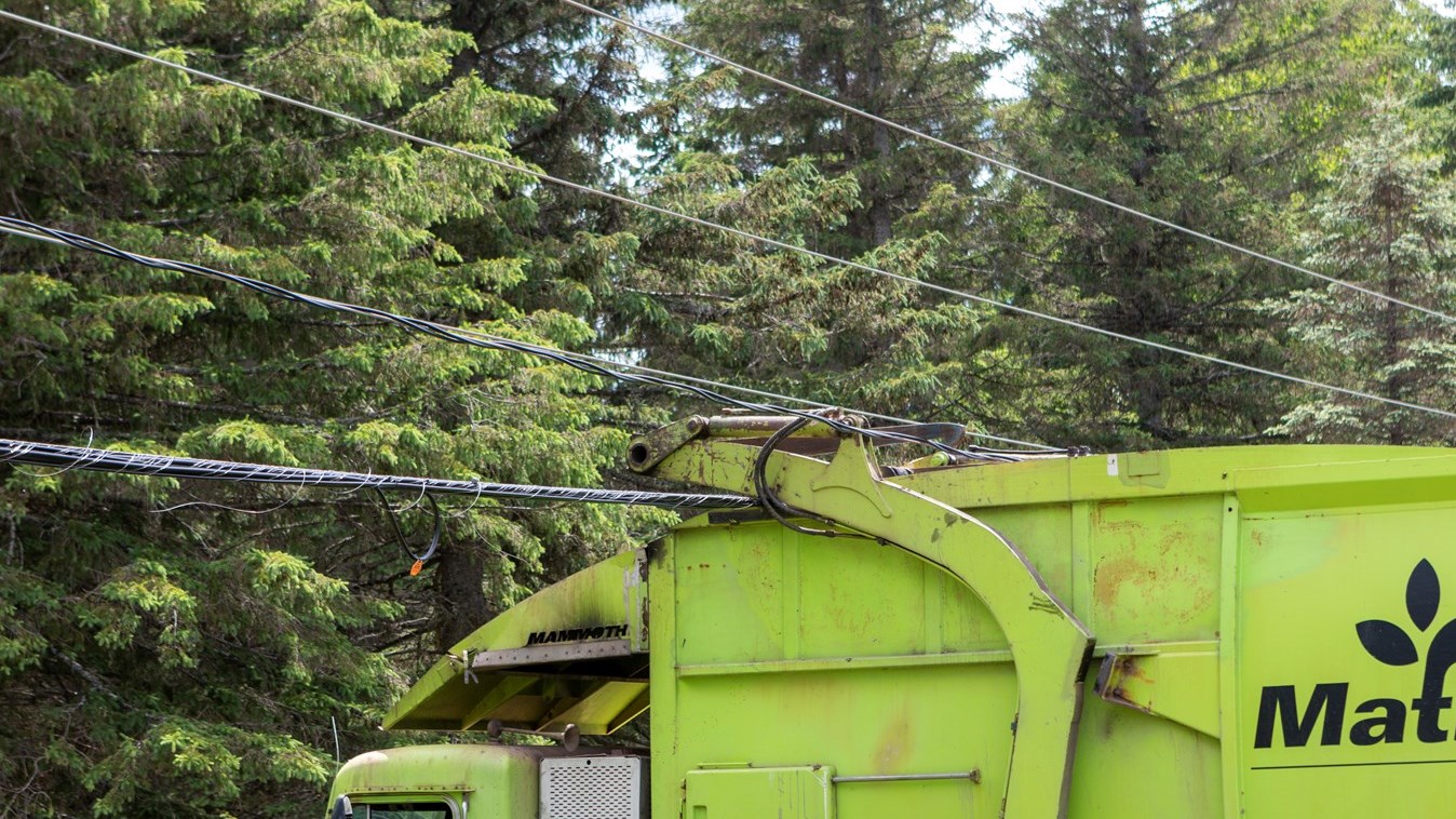 Un camion à ordures cause une panne d'électricité à Saint-Martin