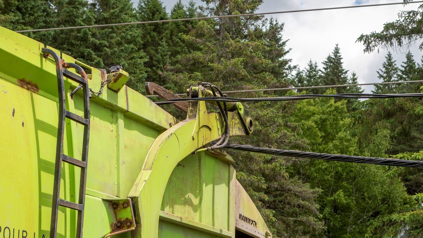 Un camion à ordures cause une panne d'électricité à Saint-Martin