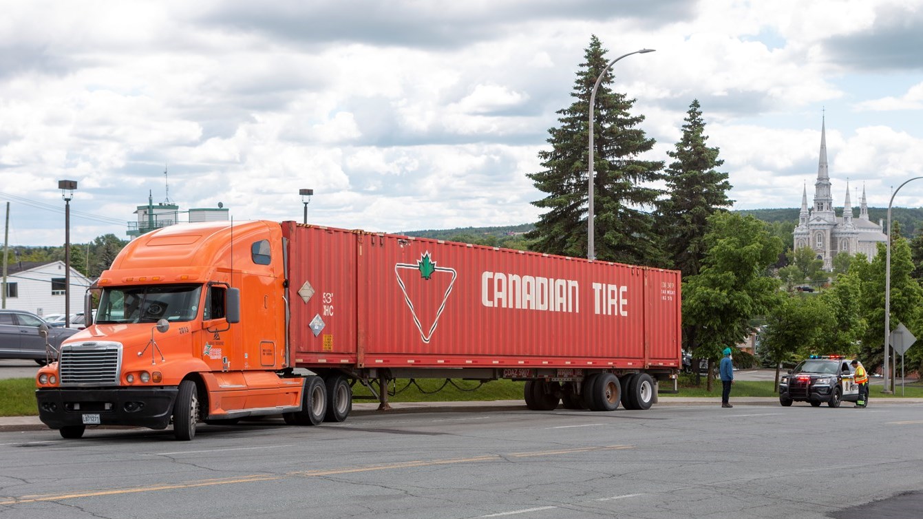 Panne d'un camion dans la 118e rue à Saint-Georges