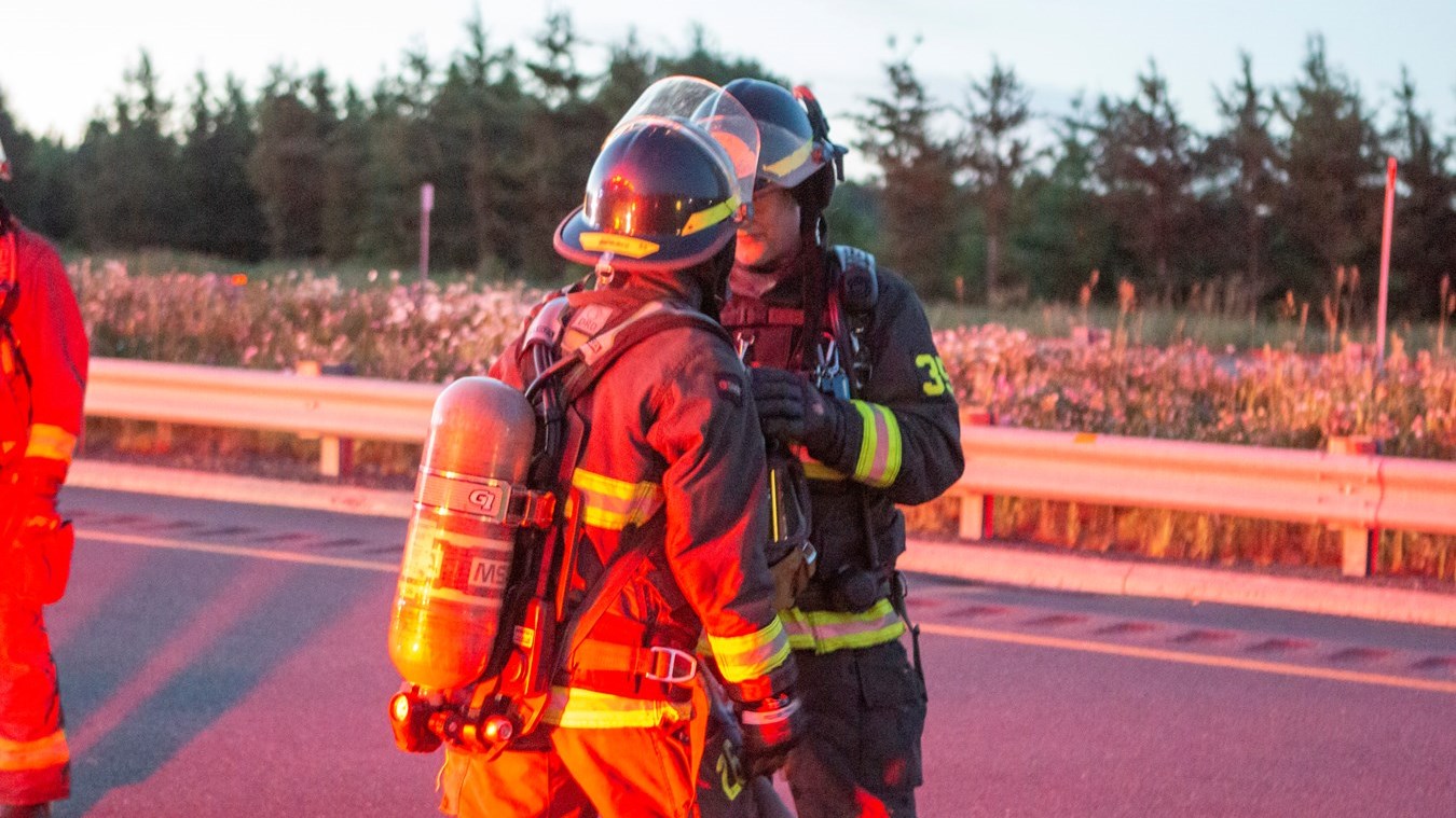 Deux sorties de route et un feu de véhicule hier soir en Beauce