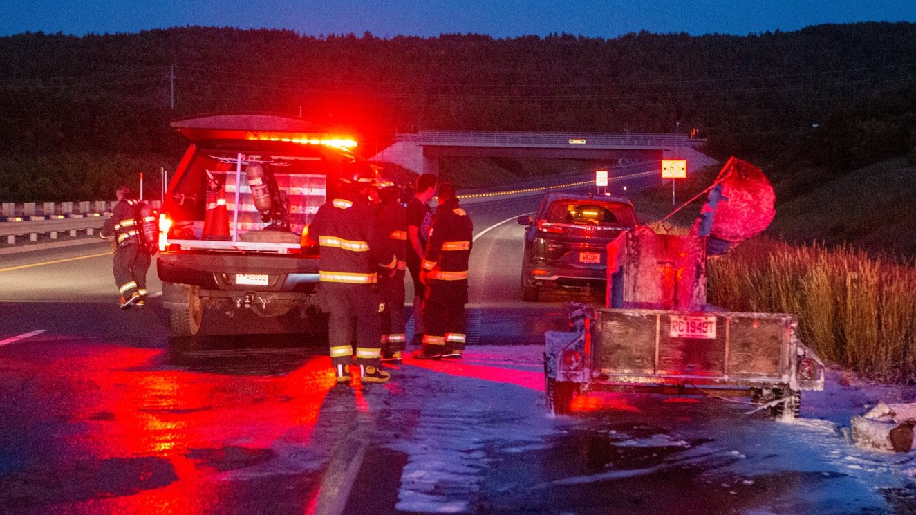 Deux sorties de route et un feu de véhicule hier soir en Beauce