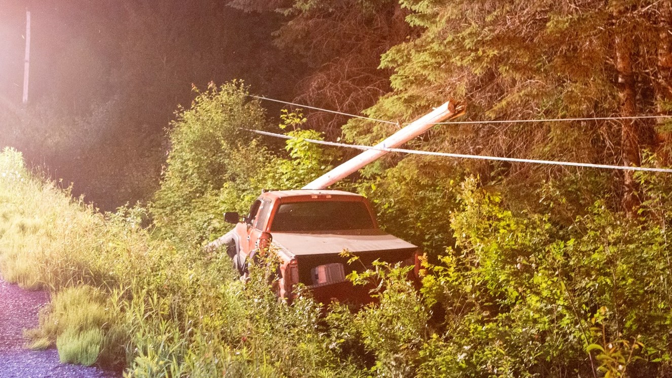 Deux sorties de route et un feu de véhicule hier soir en Beauce