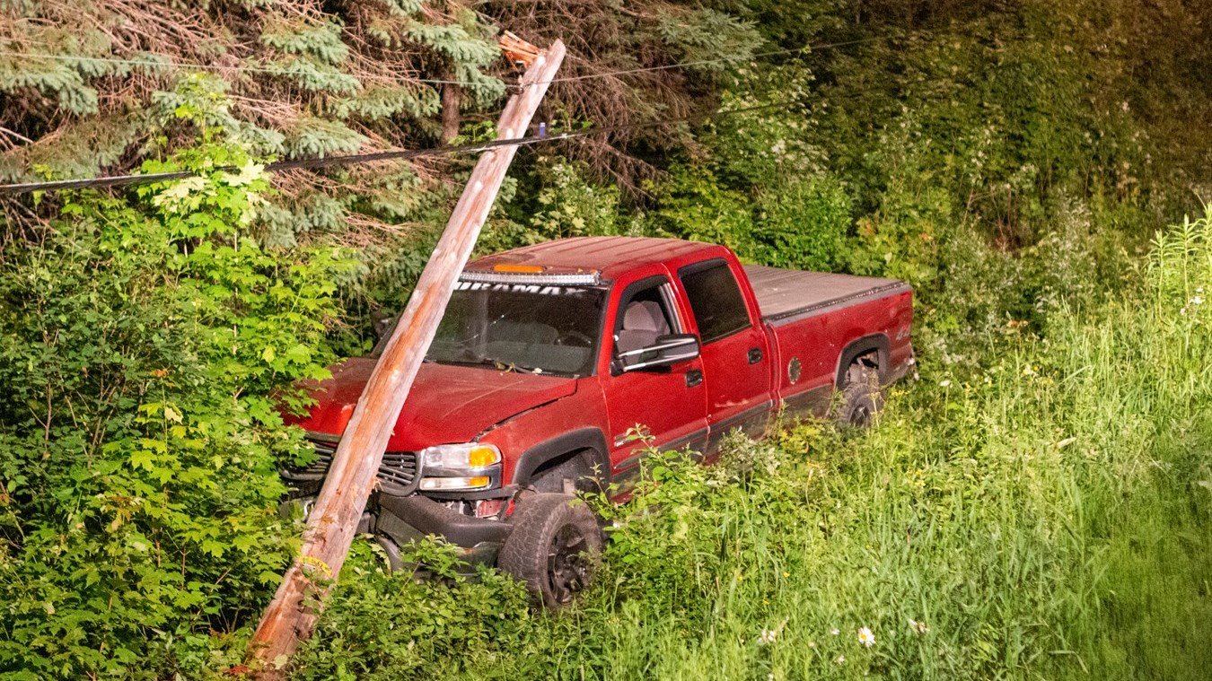 Deux sorties de route et un feu de véhicule hier soir en Beauce