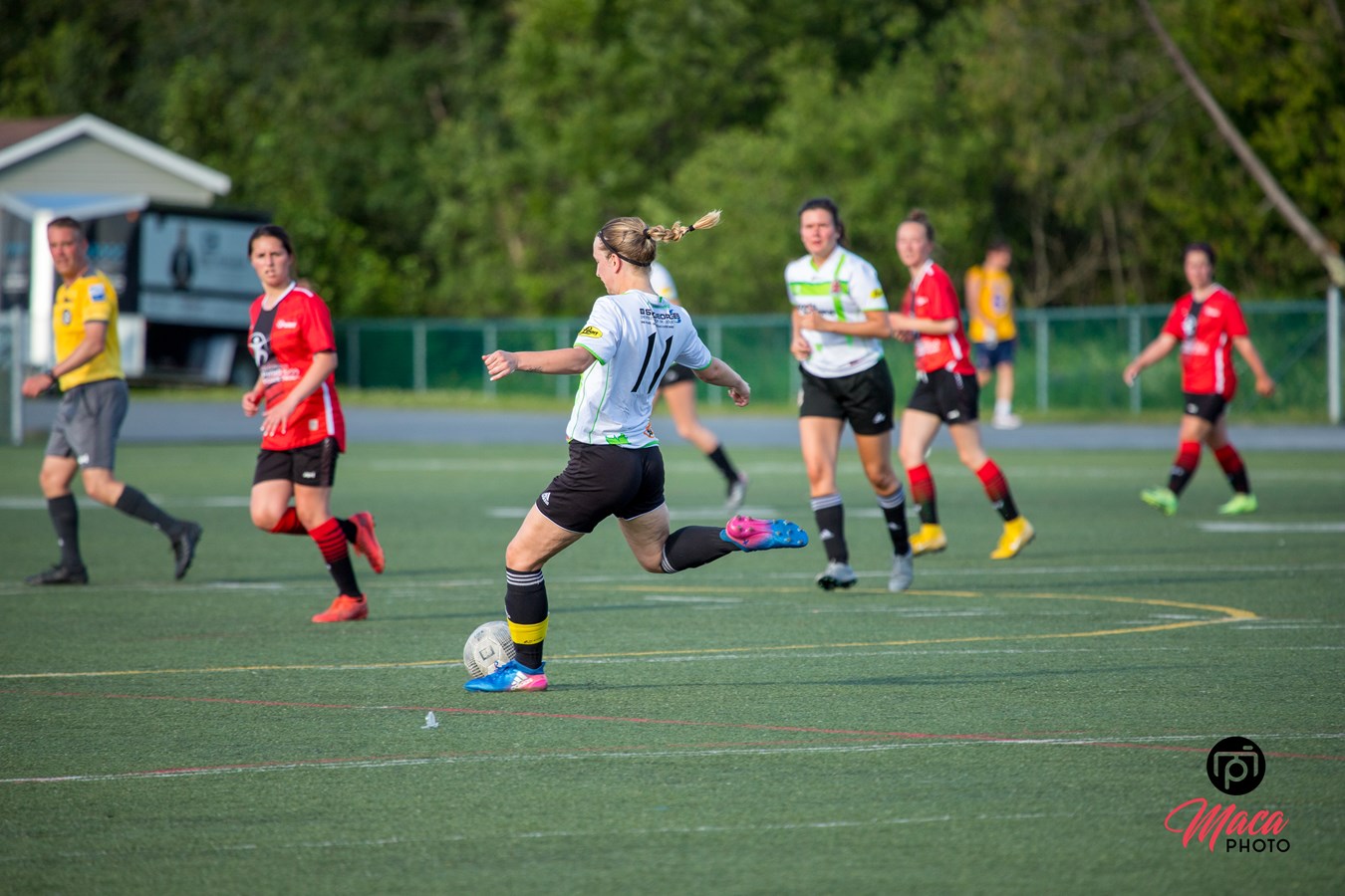 Une partie pour promouvoir le soccer féminin