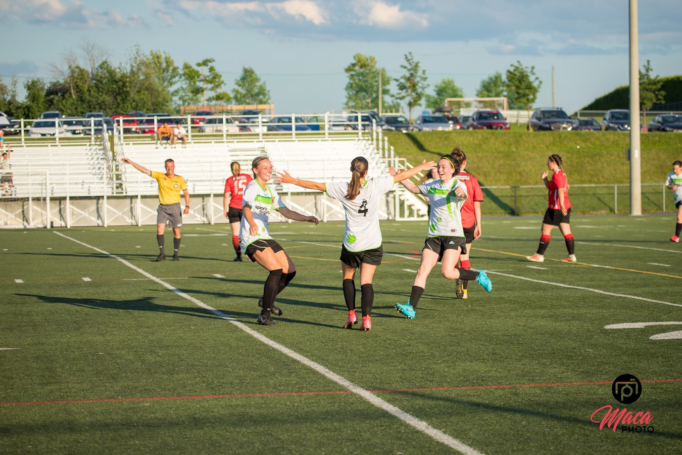 Une partie pour promouvoir le soccer féminin