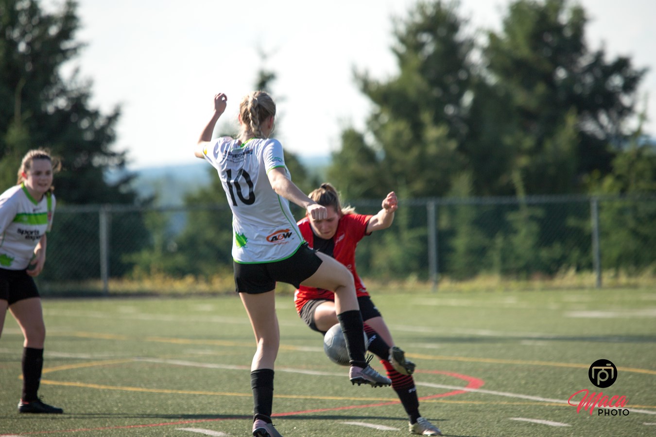 Une partie pour promouvoir le soccer féminin