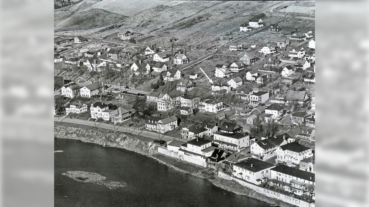 Déménagement de la maison des Barriault vers 1930