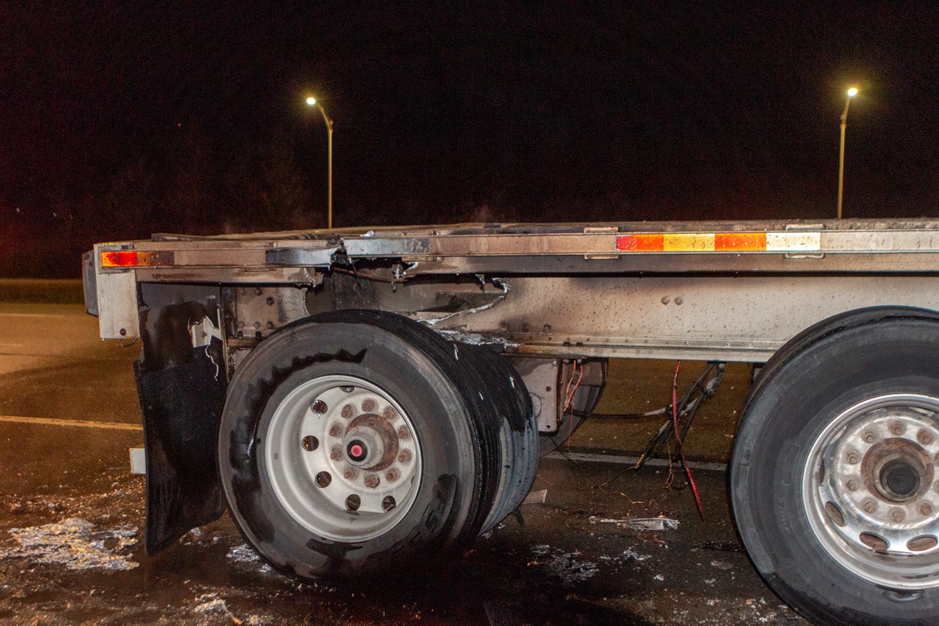 Un camion-remorque prend feu à la hauteur de Saints-Anges