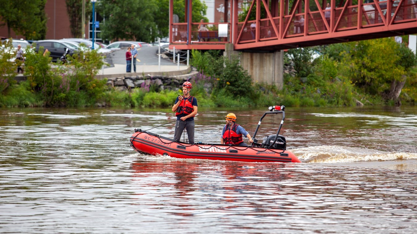Les pompiers de Saint-Georges recommandent de ne pas naviguer sur la rivière Chaudière pour le moment