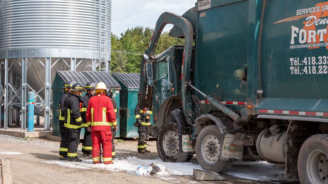 Saint-Frédéric: début d'incendie dans un camion à ordures