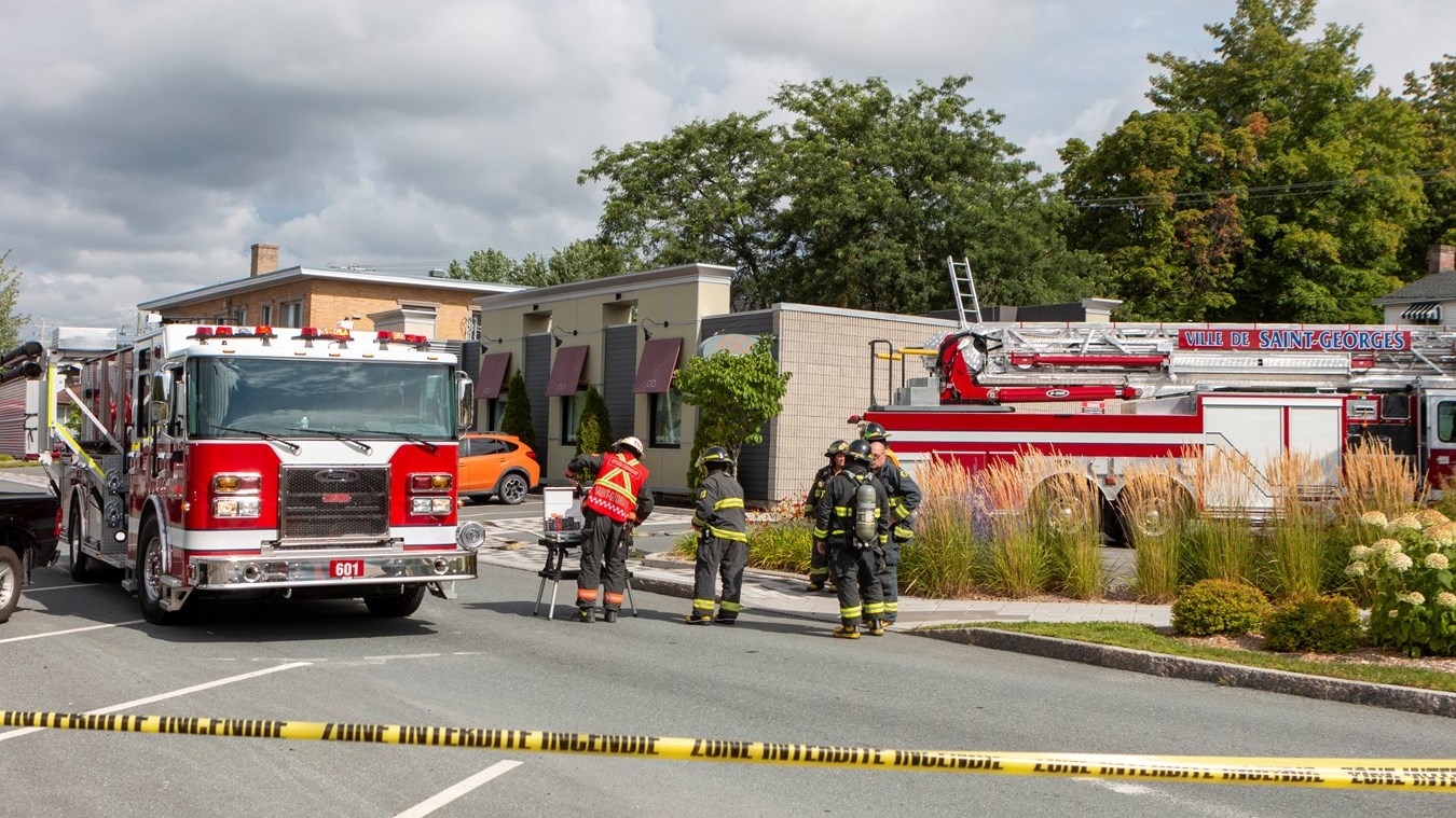 Feu de commerce sur la promenade Redmond Sud