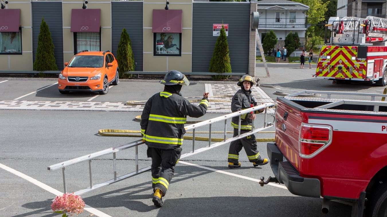 Feu de commerce sur la promenade Redmond Sud