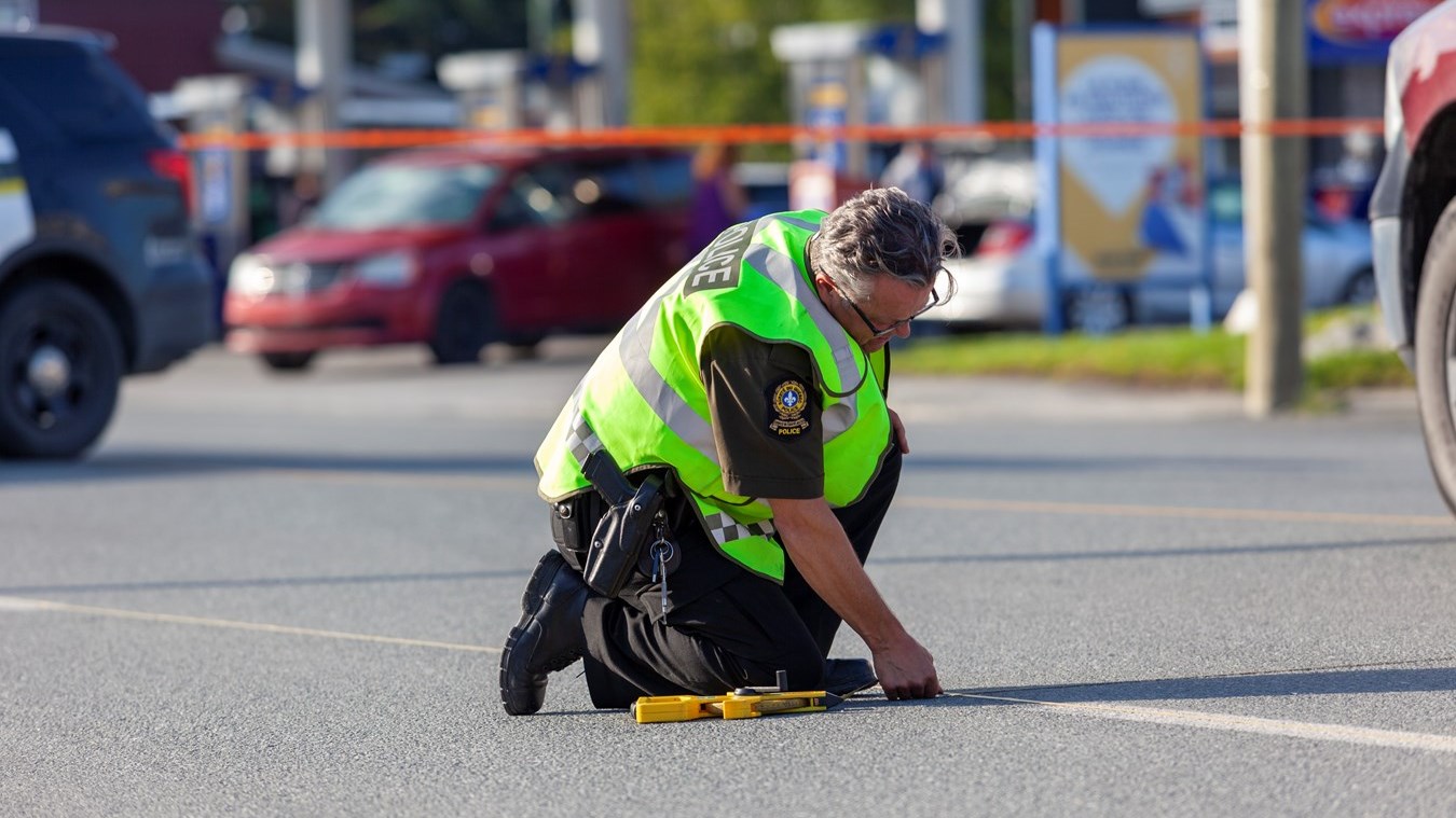 Accident sur le boulevard Dionne: un cycliste blessé gravement