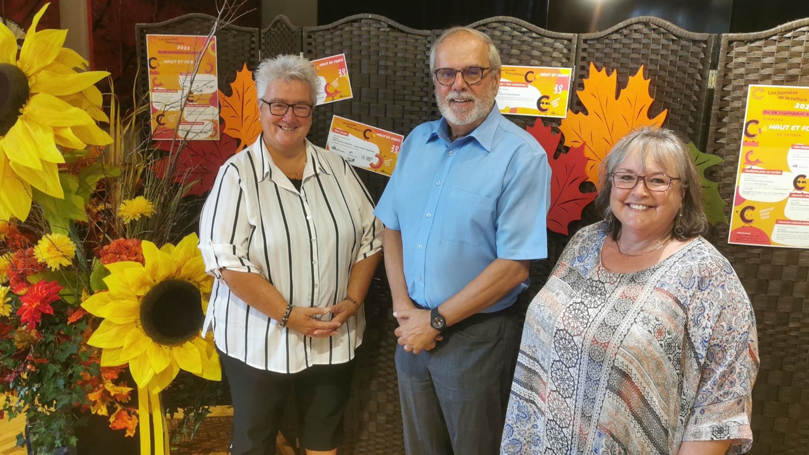 La directrice du Service des loisirs, Carole Paquet, le maire Claude Morin et la régisseuse culturelle, Caroline Veilleux.