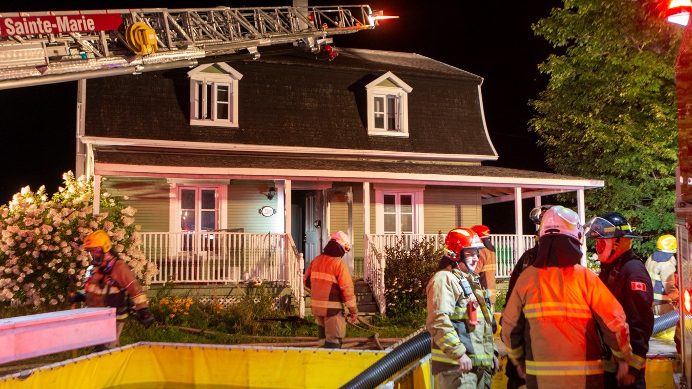 Un incendie fait d'importants dégâts dans une résidence de Sainte-Marie