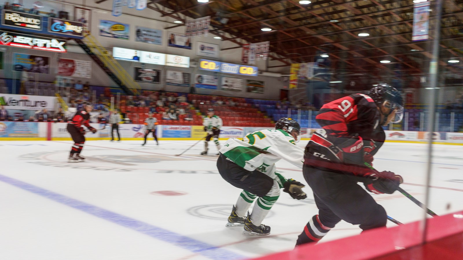 Hockey: les Condors étaient en feu pour l'ouverture de la saison