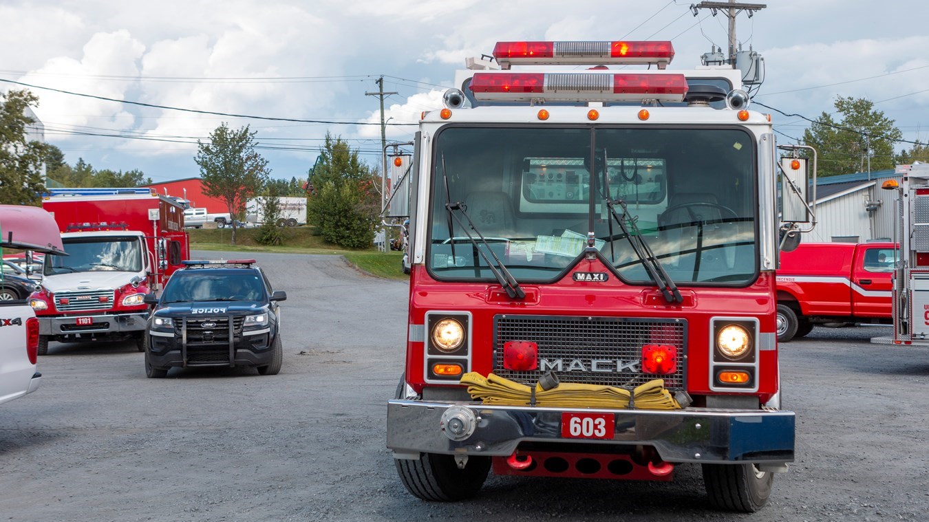 Une voiture en feu à Saint-Georges