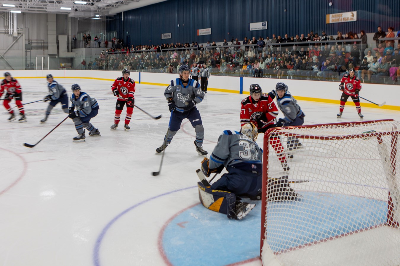Un premier match au Centre Frameco de Saint-Joseph-de-Beauce