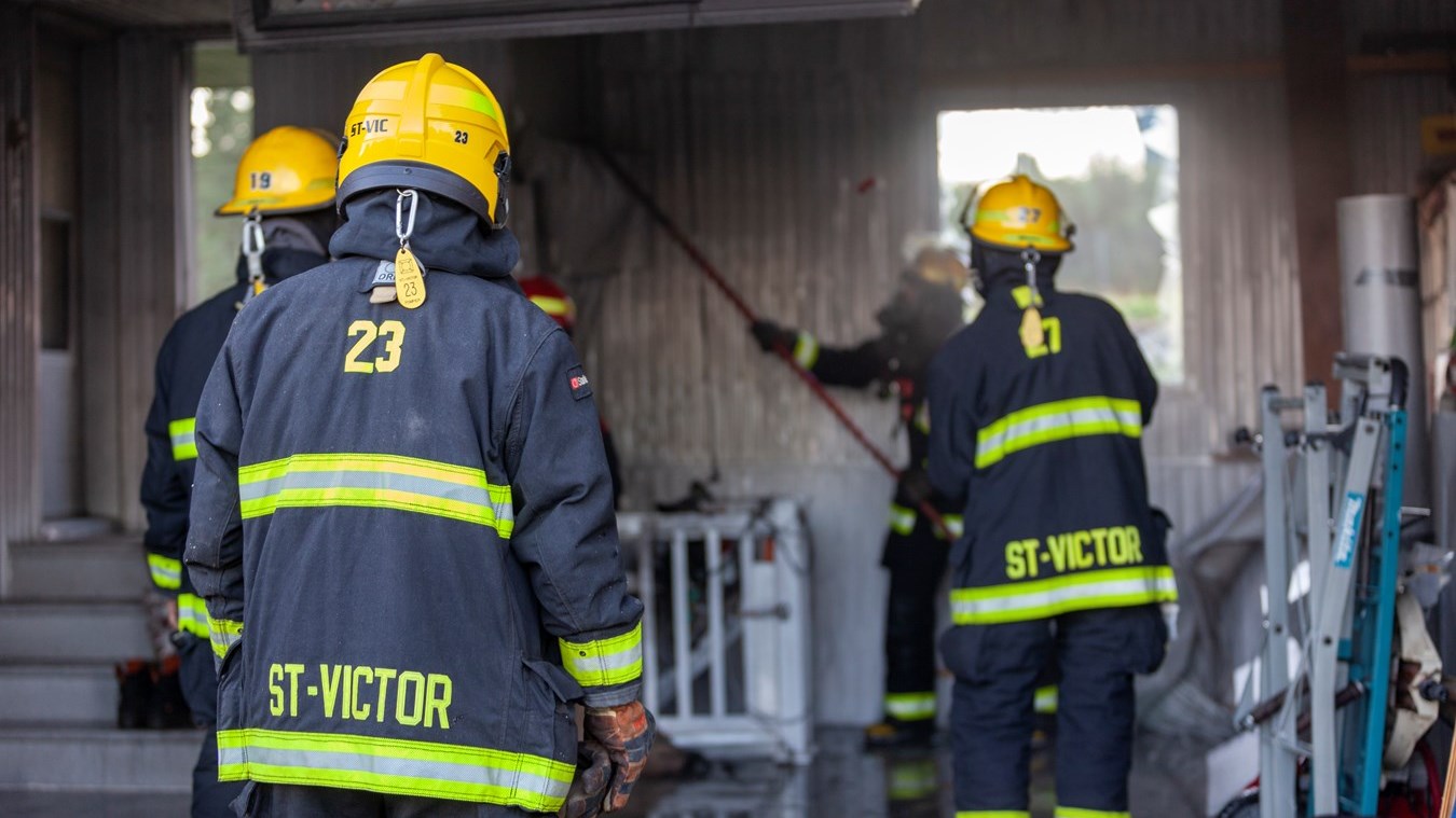 Incendie dans un garage résidentiel de Saint-Victor
