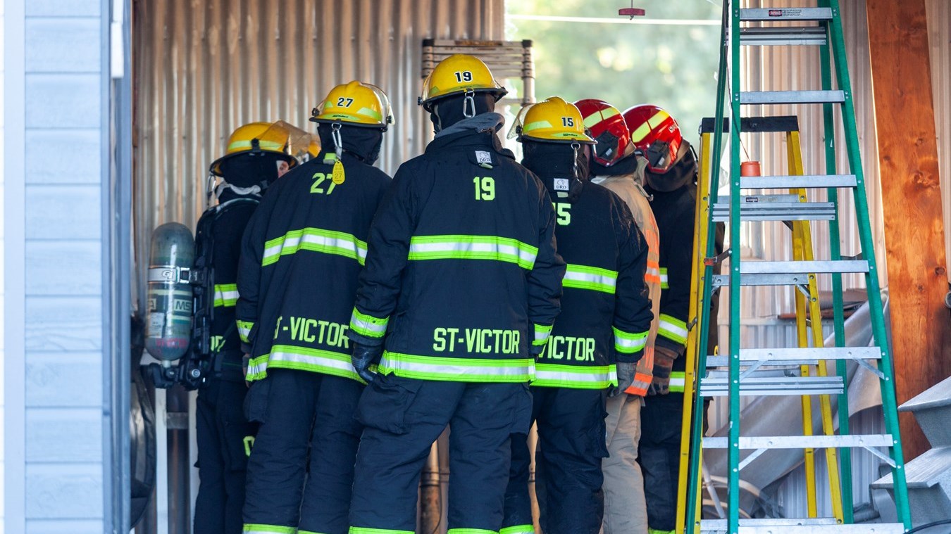 Incendie dans un garage résidentiel de Saint-Victor