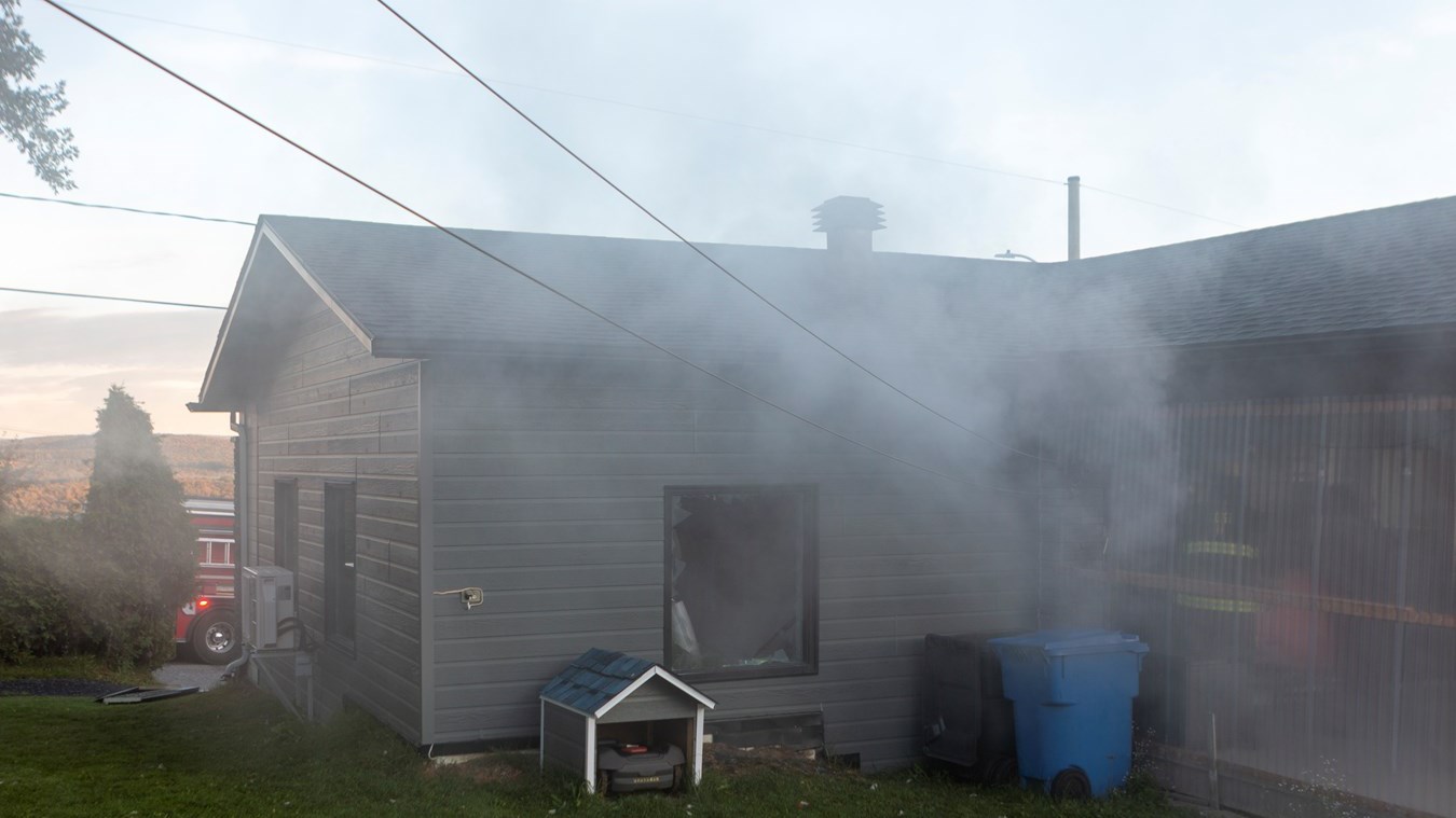 Incendie dans un garage résidentiel de Saint-Victor