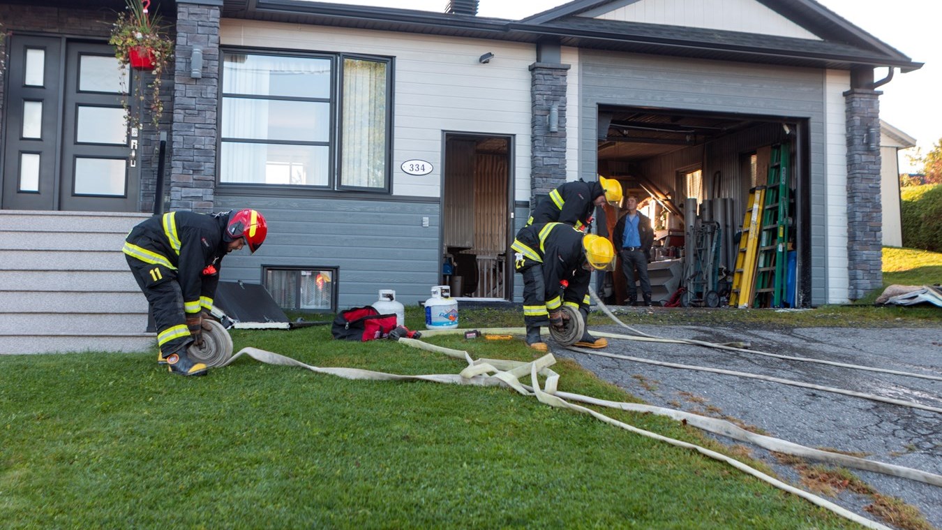 Incendie dans un garage résidentiel de Saint-Victor