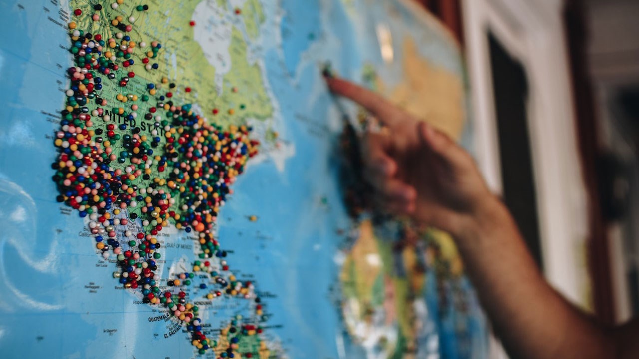 Comment faire le tour du monde gratuitement grâce aux cartes de crédit et aux points récompenses
