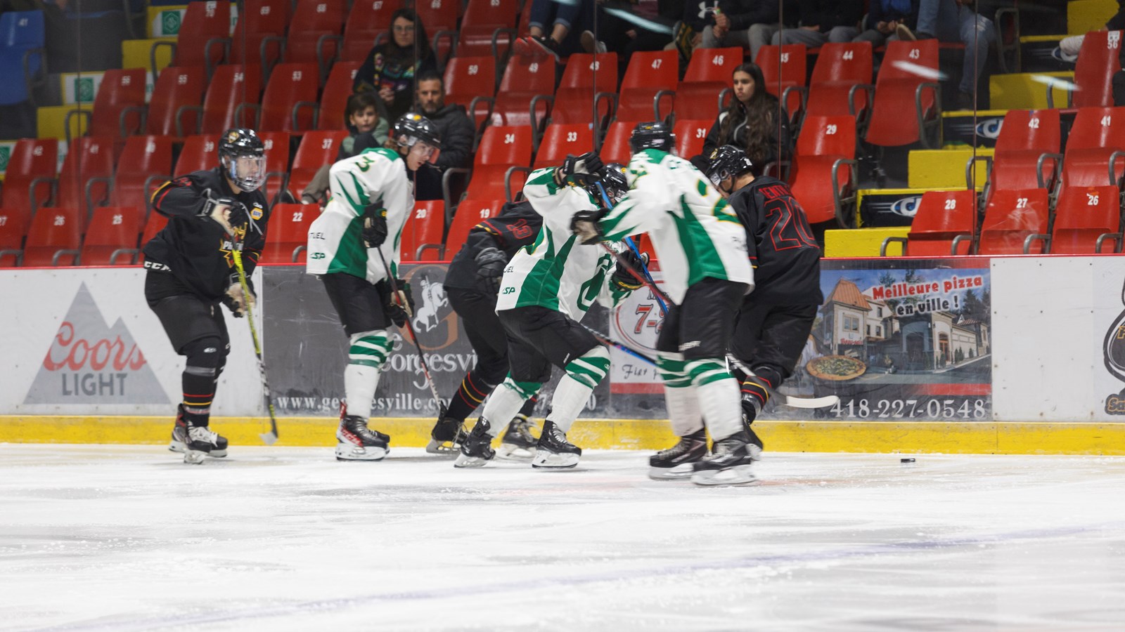 Une murale des anciens Condors inaugurée au Centre sportif Lacroix-Dutil