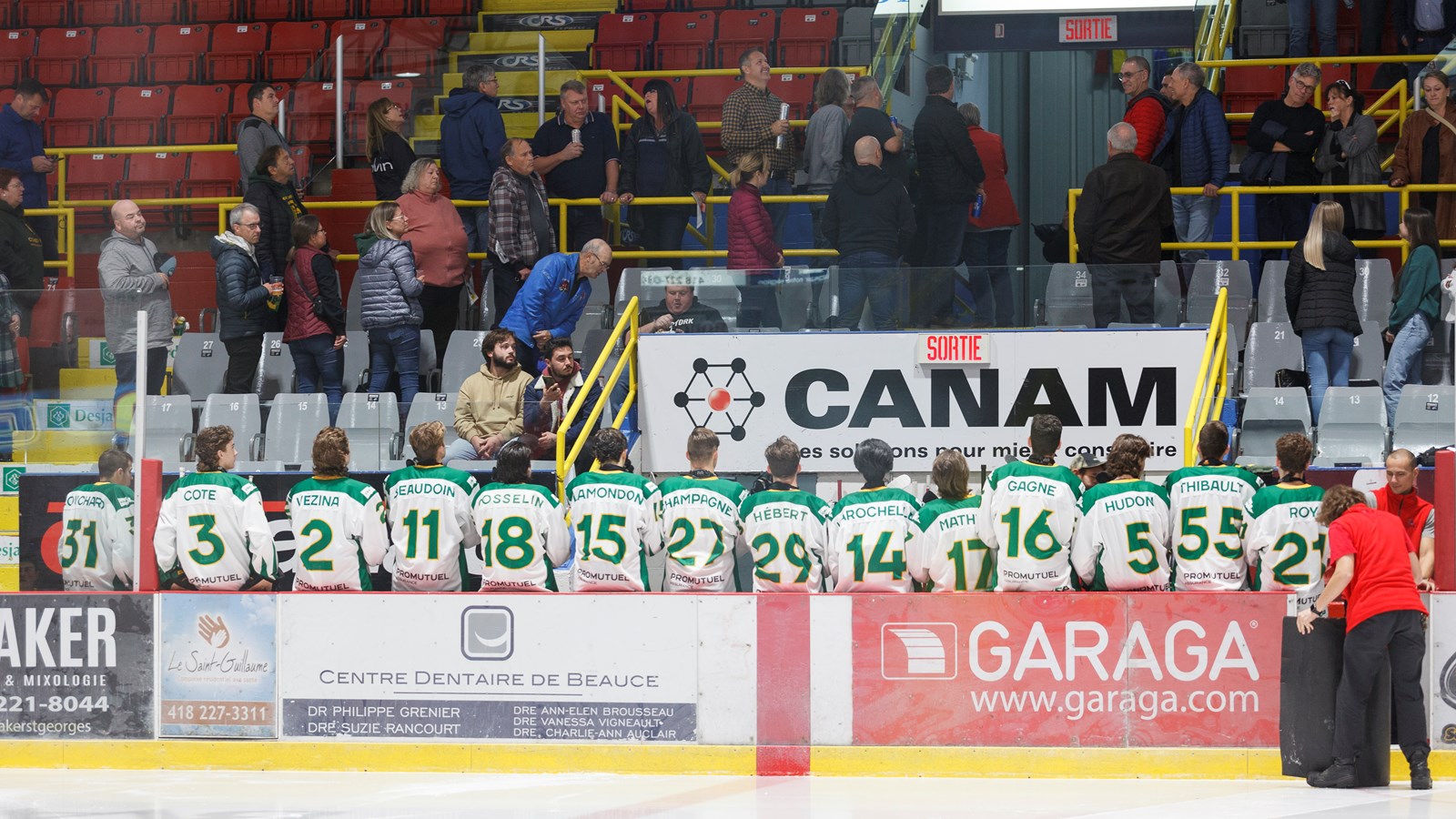Une murale des anciens Condors inaugurée au Centre sportif Lacroix-Dutil