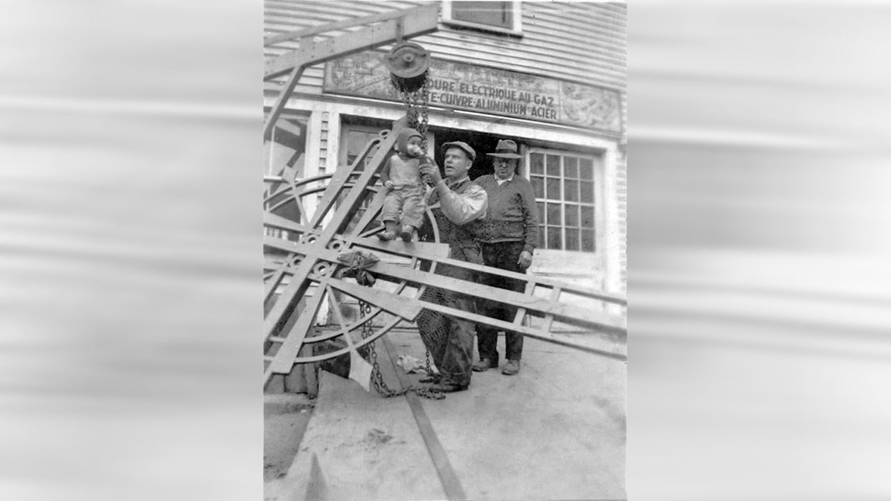 La croix lumineuse d'Albert Veilleux la Meule