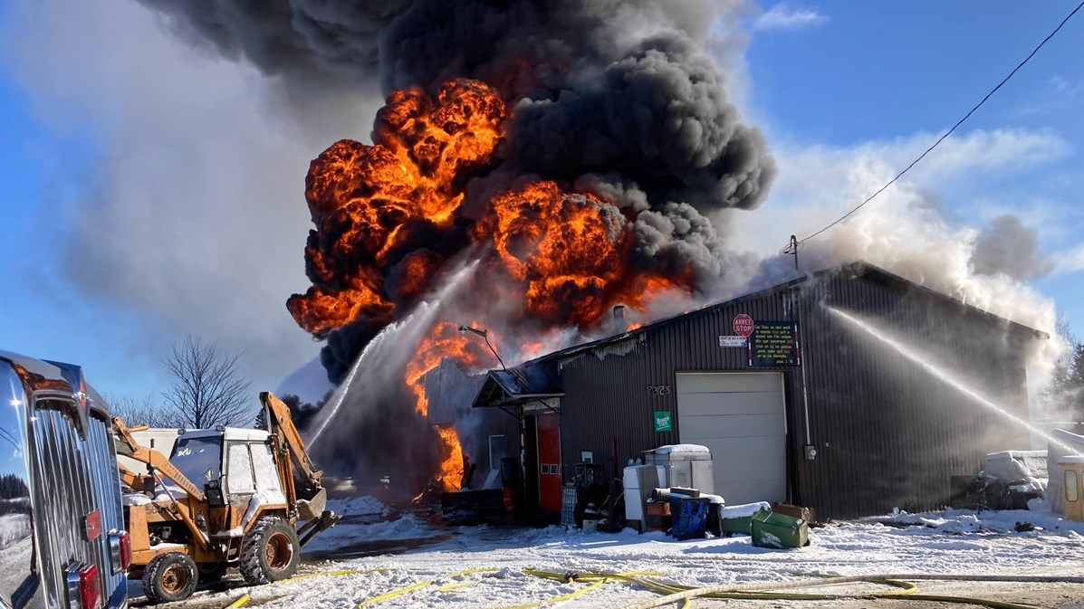 Un garage de Saint-Frédéric complètement détruit par le feu