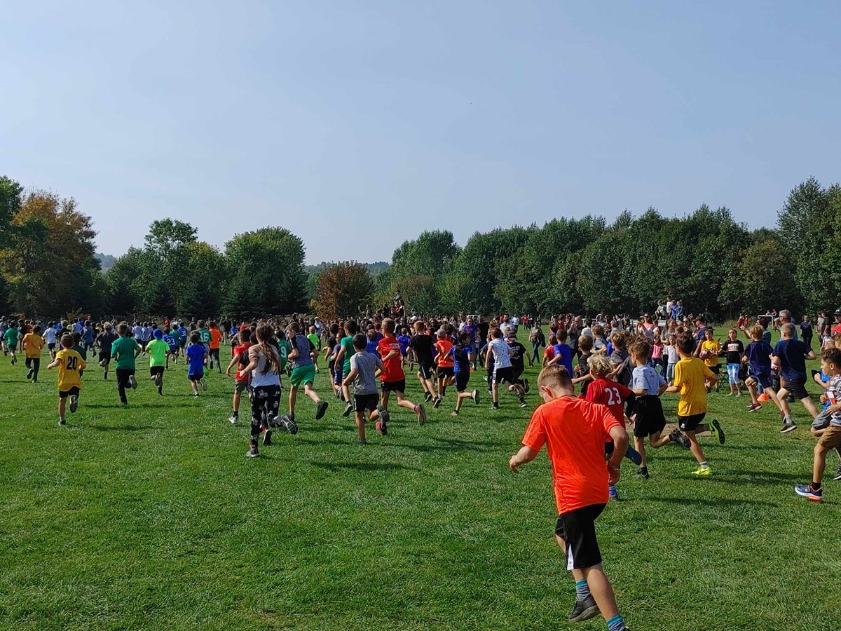 Près de 1 000 participations au cross-country des élèves de primaire