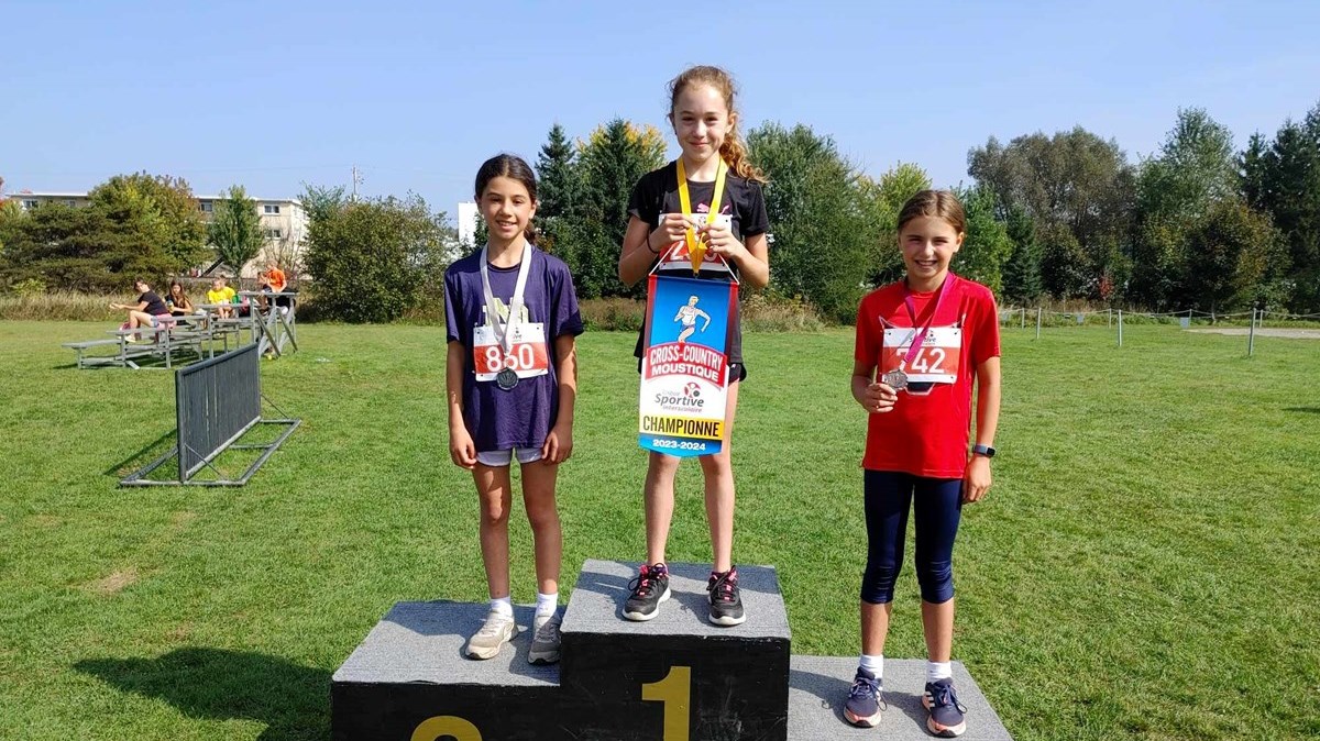 Podium moustique féminin