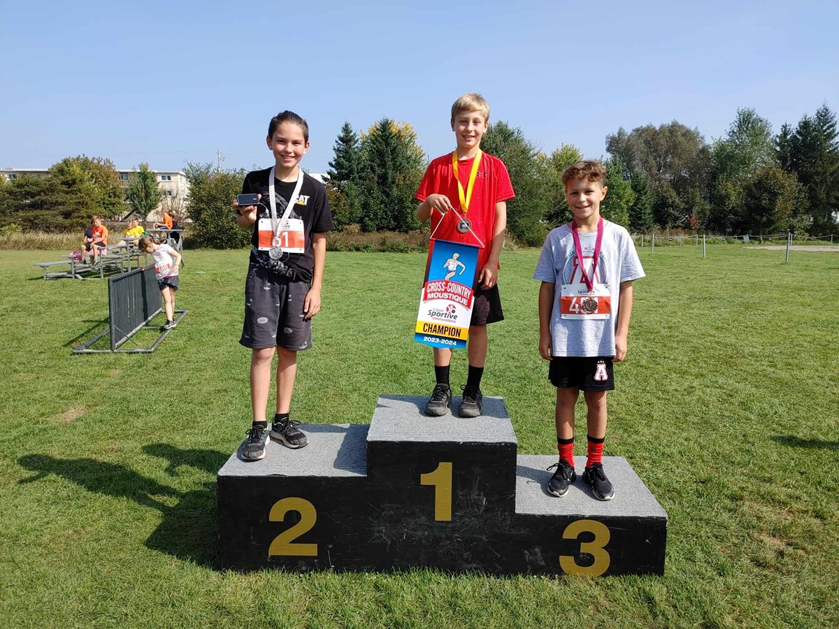 Podium moustique masculin