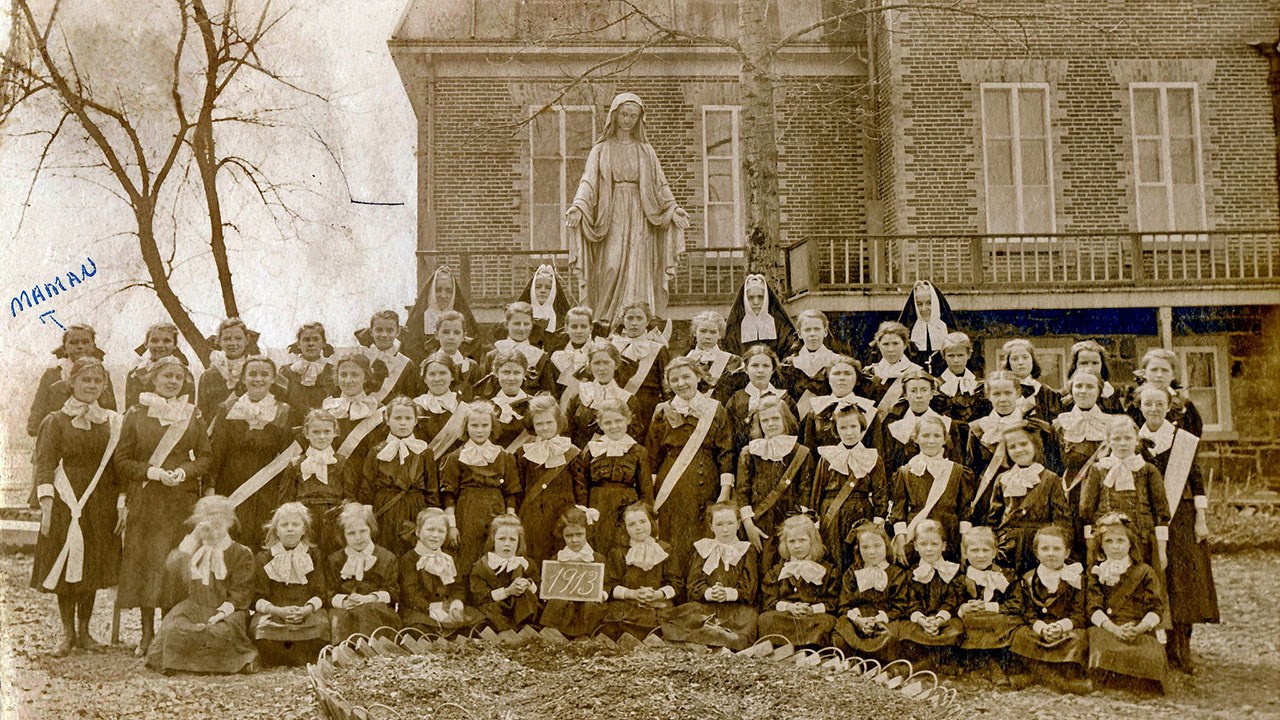 Les statues de l'ancien couvent du Bon-Pasteur