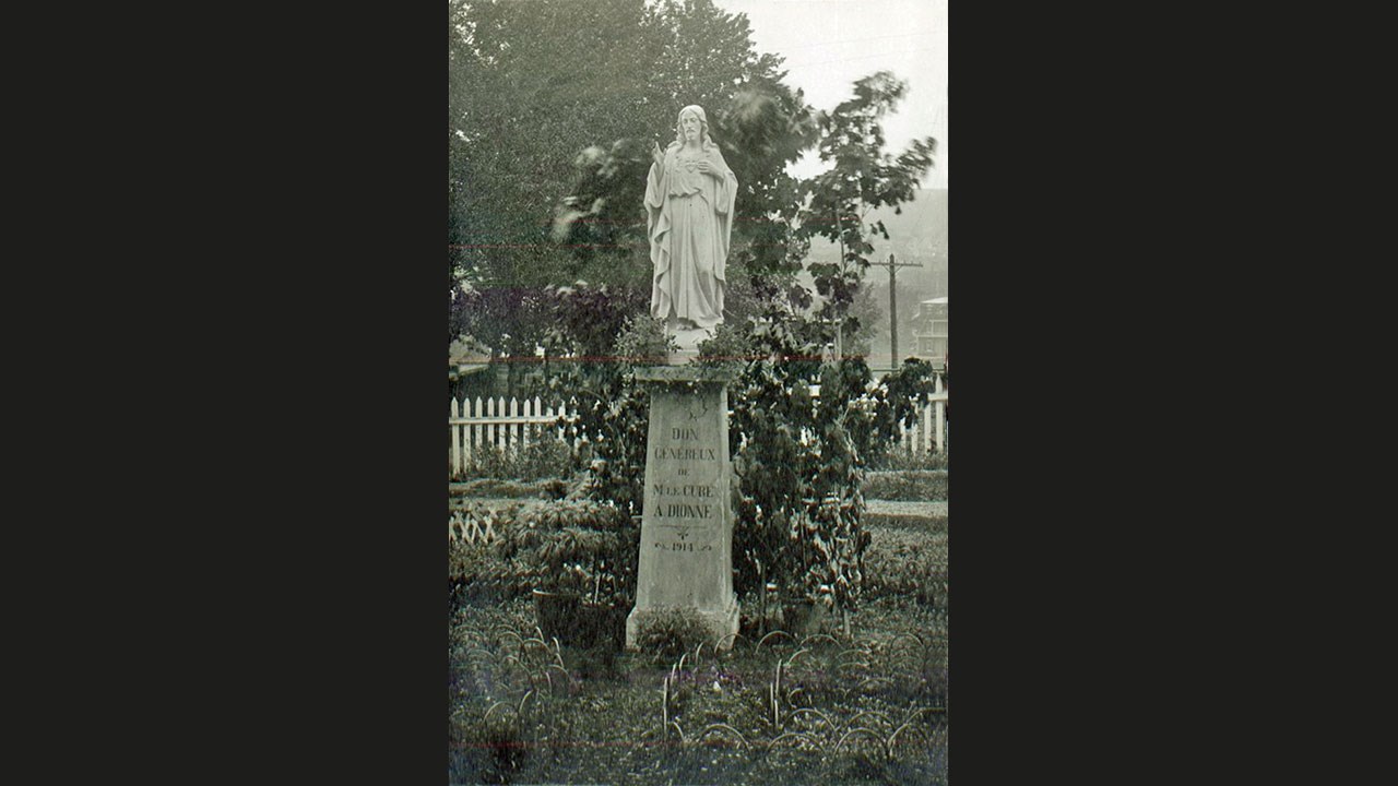 Les statues de l'ancien couvent du Bon-Pasteur