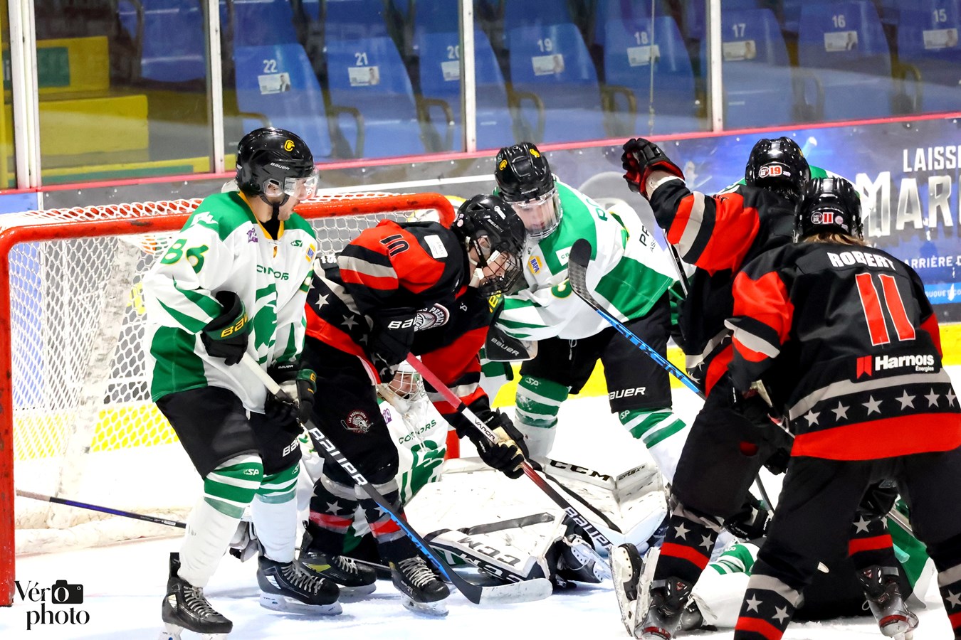 Les Condors hockey sans pitié contre les Prédateurs