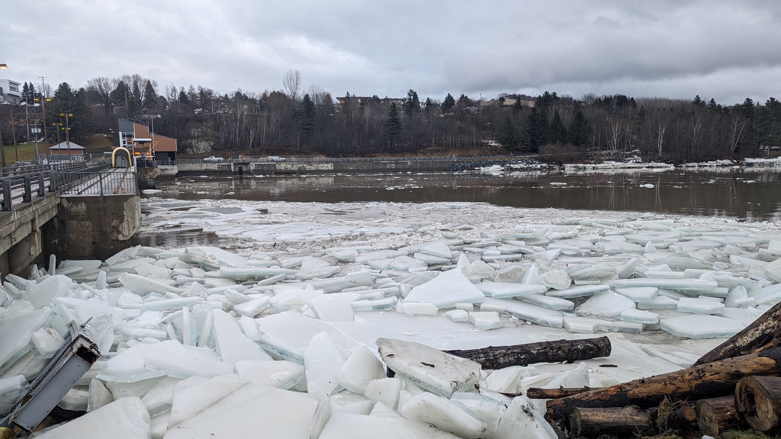 Plusieurs fermetures de route pour inondation en Beauce