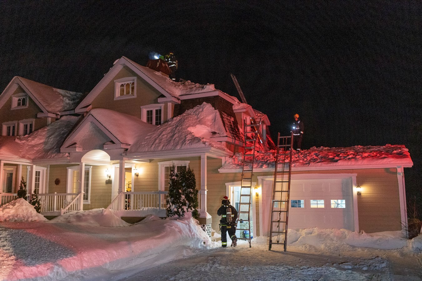 Un feu de cheminée à Beauceville et une collision à Saint-Georges