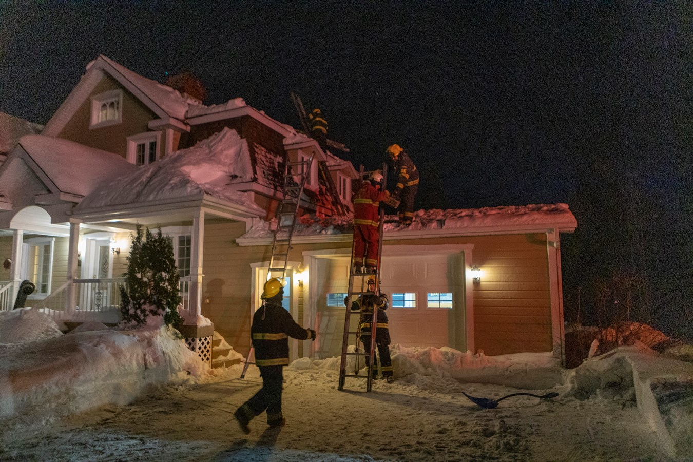 Un feu de cheminée à Beauceville et une collision à Saint-Georges